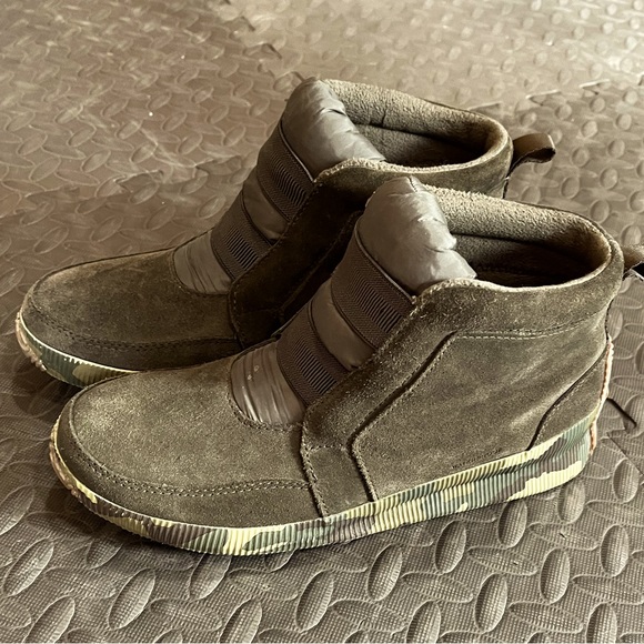 Sorel women’s boots - Picture 2 of 6